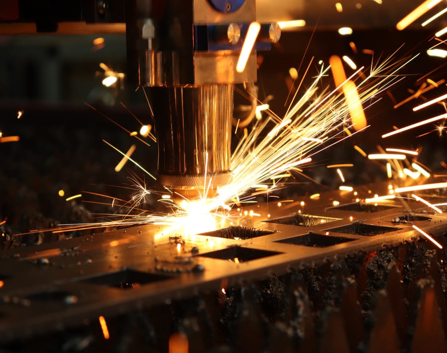 Fiber laser cutting system during sheet metal processing
